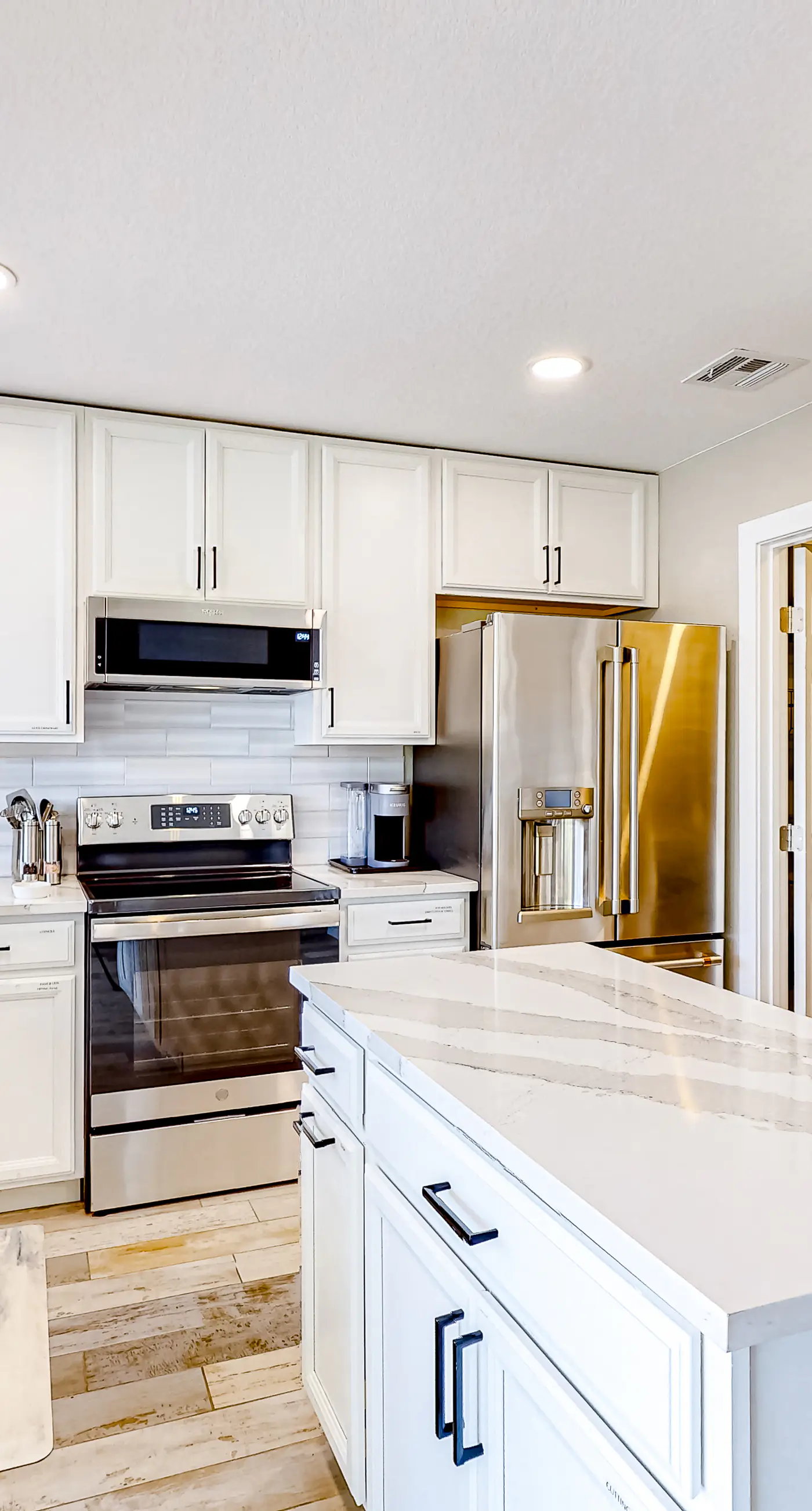 WeeCasa-Poolside Paradise