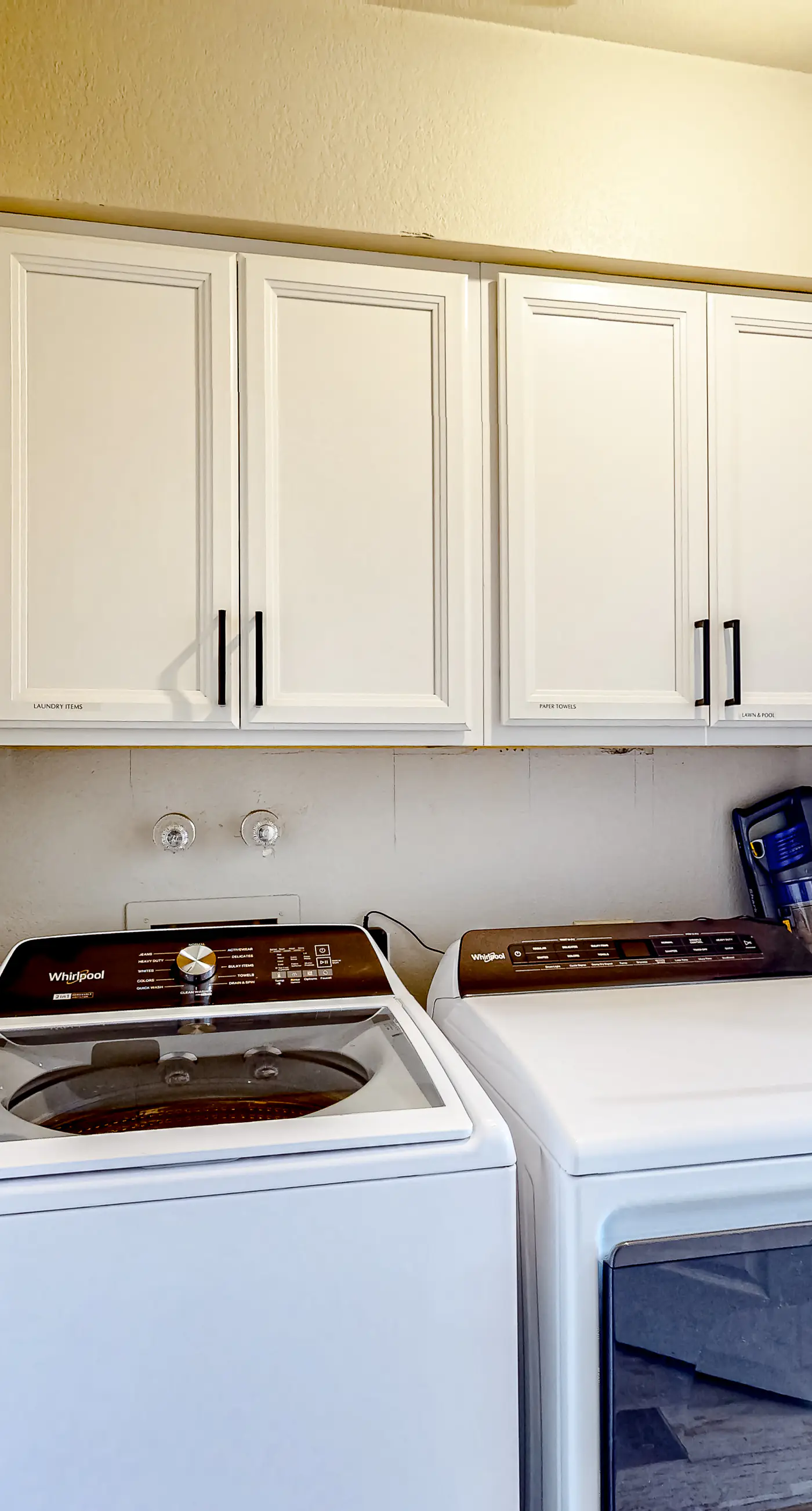 WeeCasa-Poolside Paradise