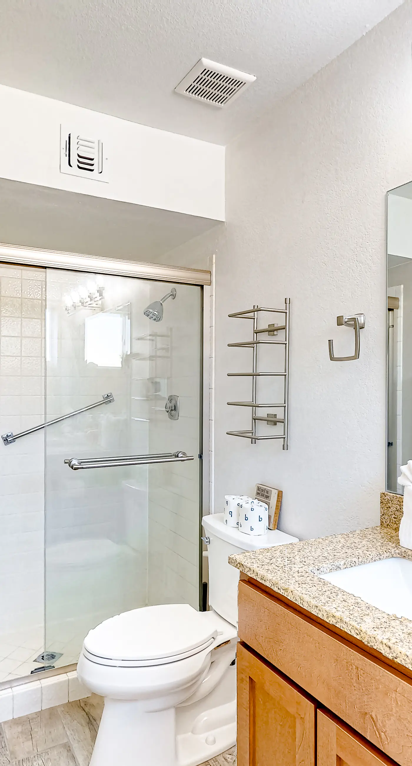 WeeCasa-Poolside Paradise