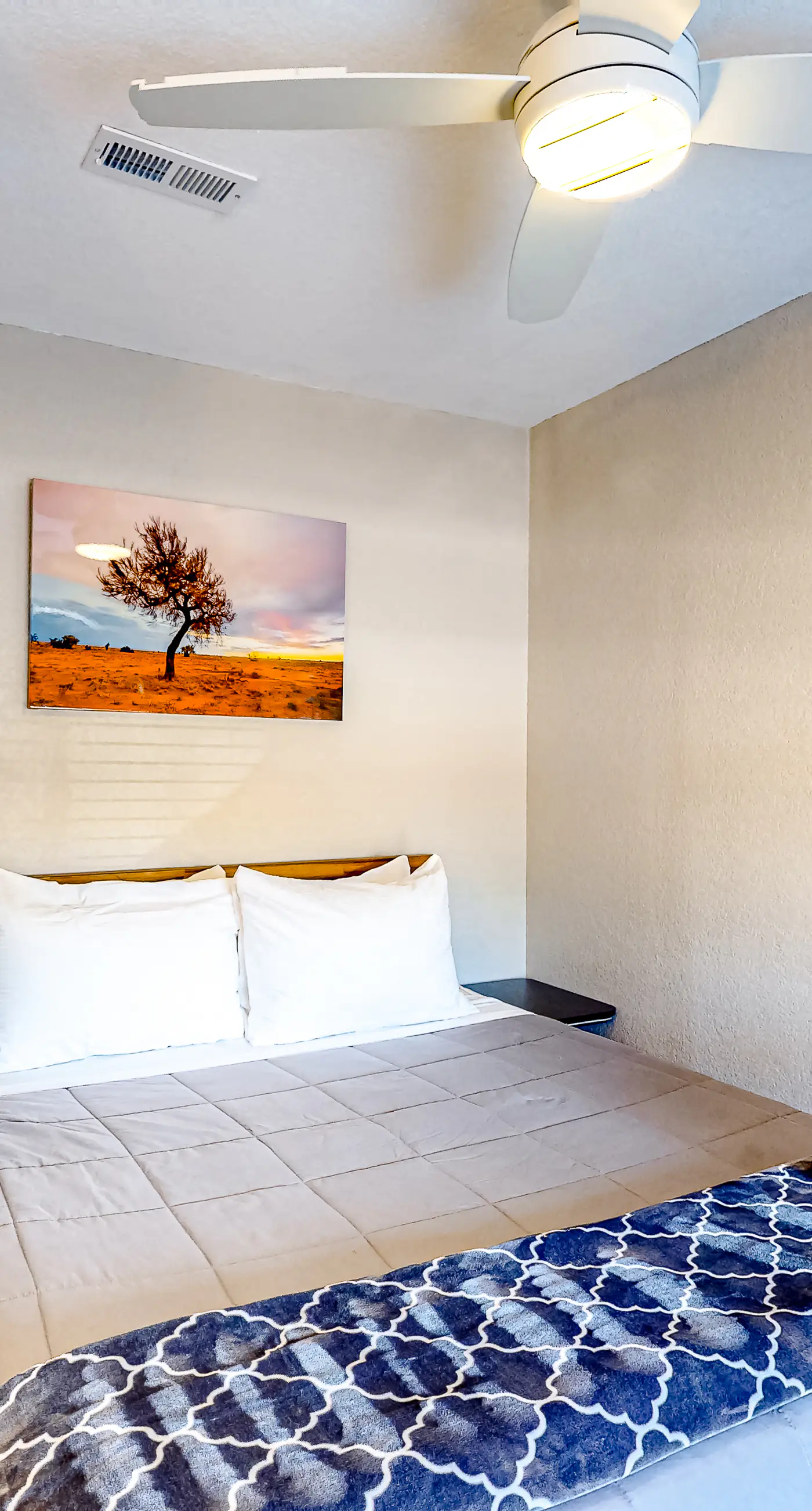 WeeCasa-Poolside Paradise