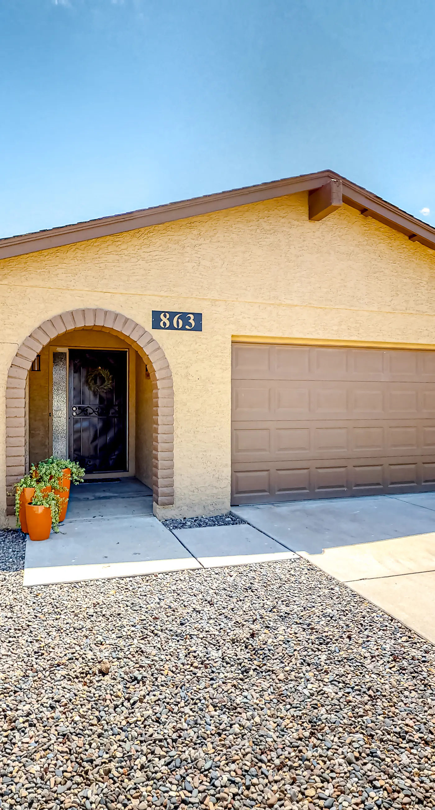 WeeCasa-Poolside Paradise