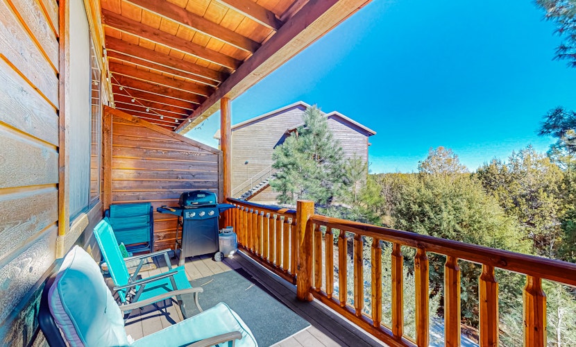 Scenic mountain condo with balcony, gas grill, smart TVS, central air, & W/D