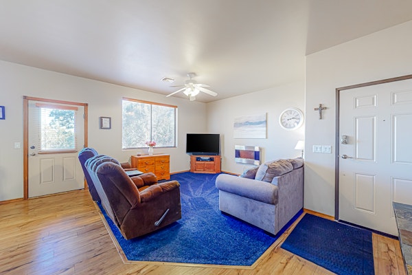 Scenic mountain condo with balcony, gas grill, smart TVS, central air, & W/D