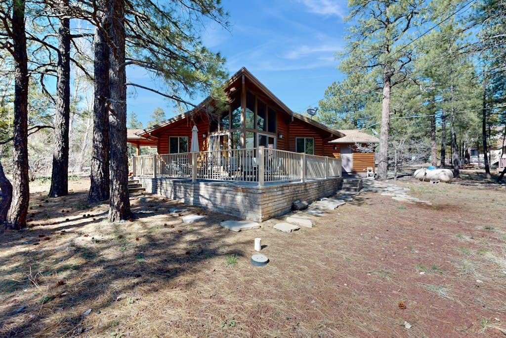 Secluded dog-friendly home with gas grill, patio, wood-burning fireplace, & W/D
