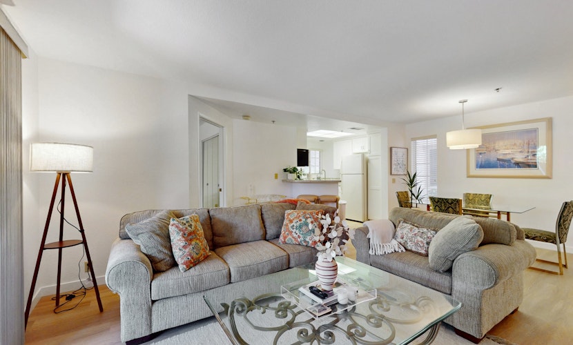 Updated Condo with shared pools, spas, and pickleball & tennis courts