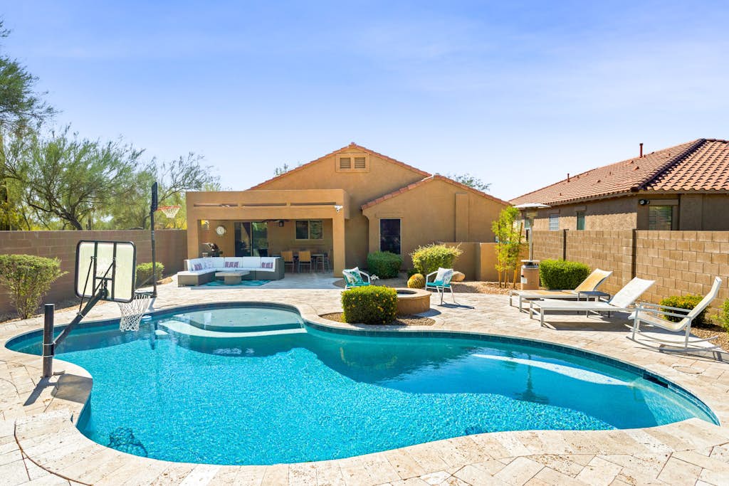 Pristine Desert Ridge home with a pool & backyard oasis - dog-friendly
