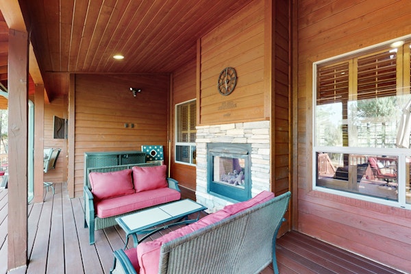 Spacious home with fireplace, multiple patios, balcony & grill