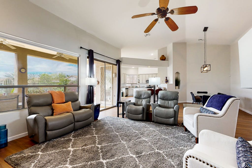 Expansive mountain views!  Spacious retreat near Catalina State Park!