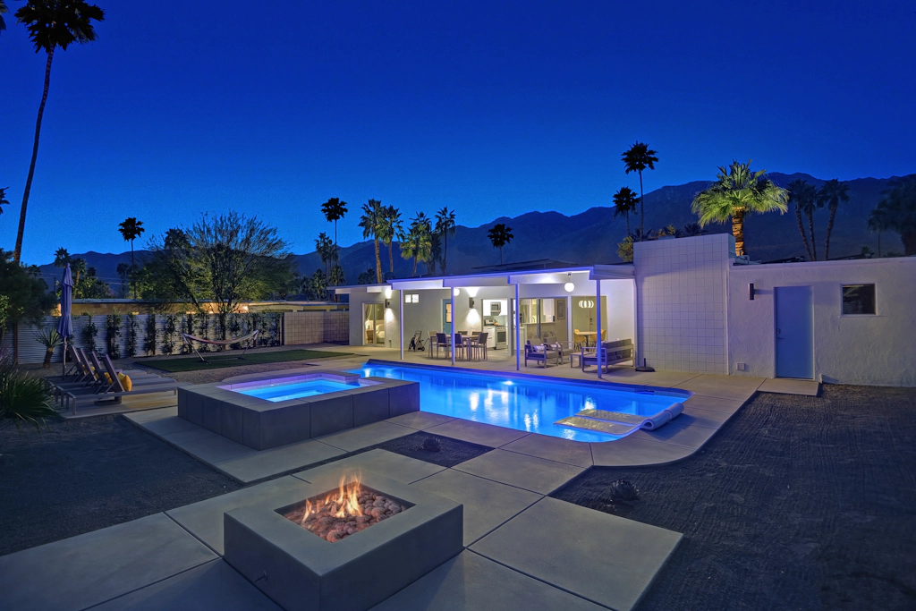 Mid Century Meiselman w/ Private Pool & Spa - 3971