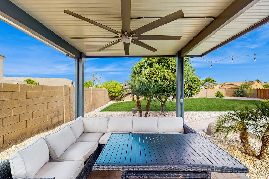 Luxury home with pool & pool spa, ping-pong, fire pit, & BBQ grill - dogs ok