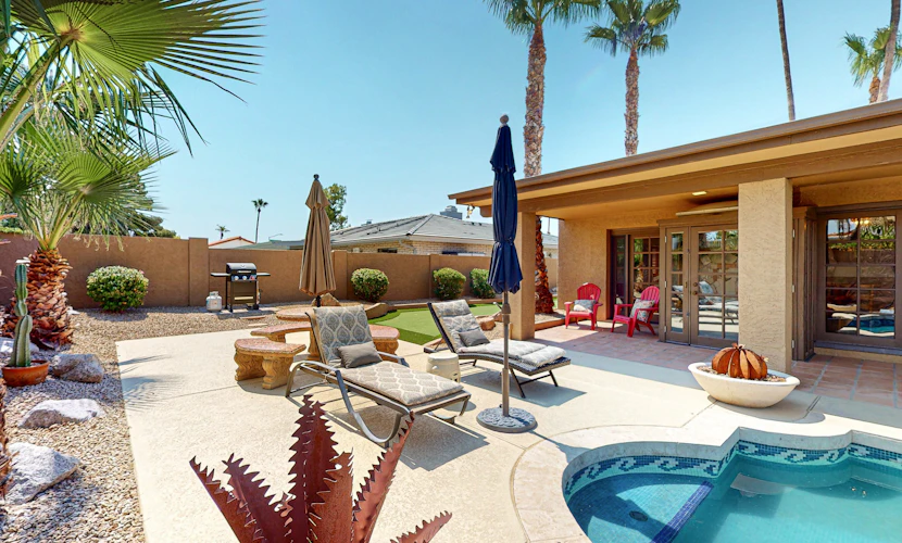 4 BR house with pool, putting green, great patio