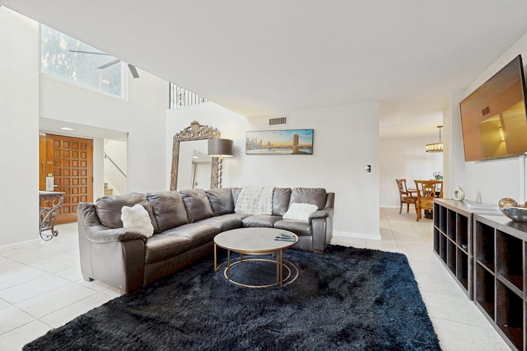 Desert Comfort Meets City Convenience—Your Perfect Scottsdale Retreat.