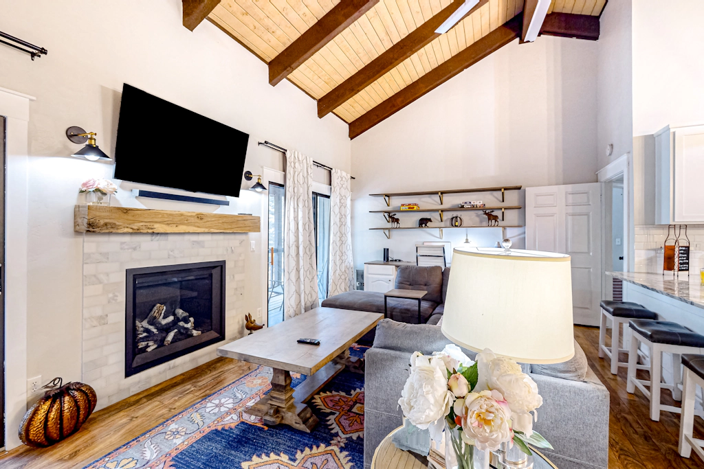 Sway of the Pines, Unit#32A