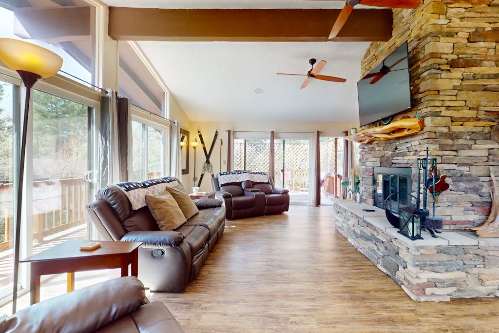 Shadow Mountain Village Escape | 2 Living Areas, Deck & Yard | Walk to Trail