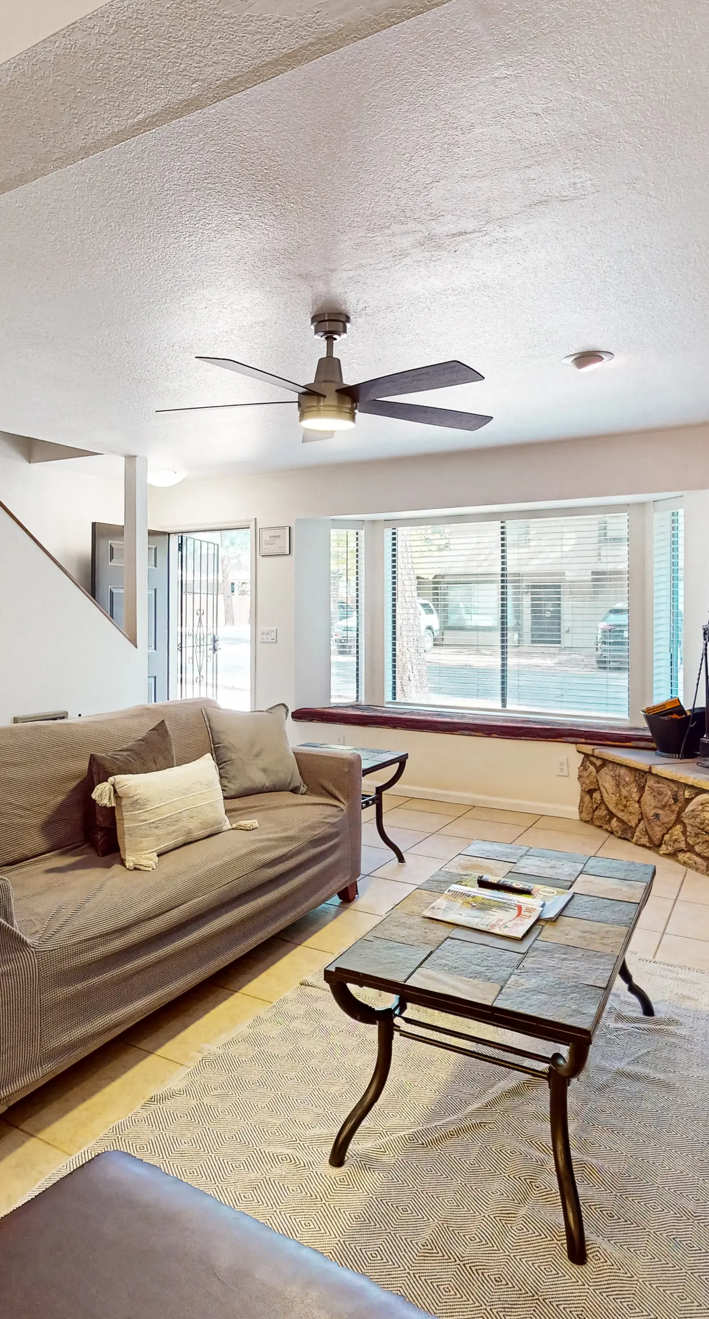 Khunu-Wasi White Mountain Hideaway