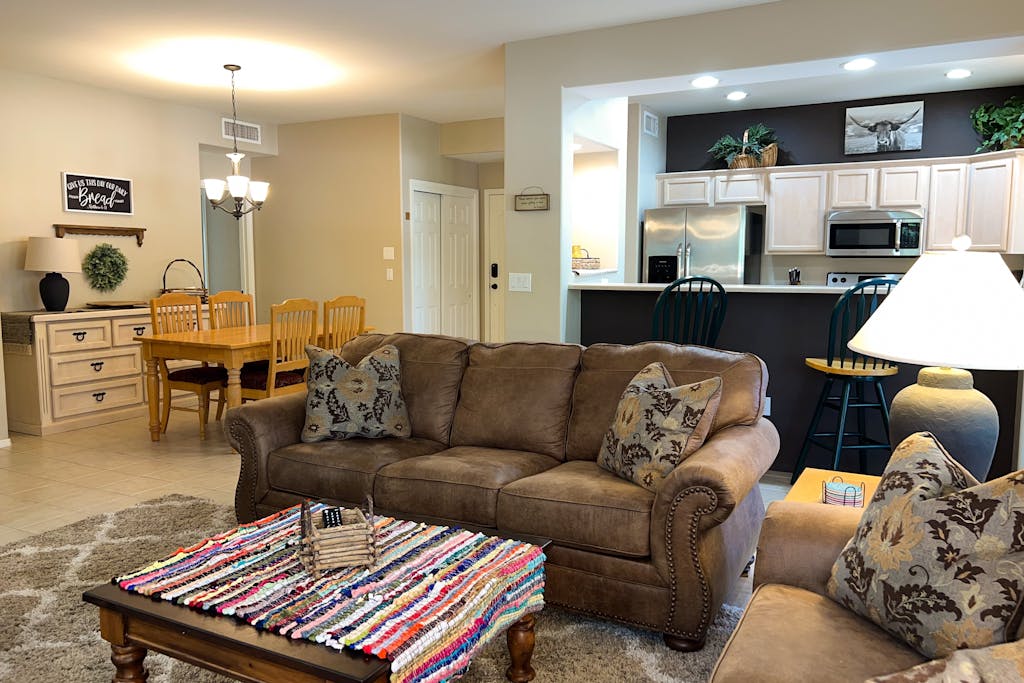 Remodeled getaway with pool & hot tub - near hiking & town