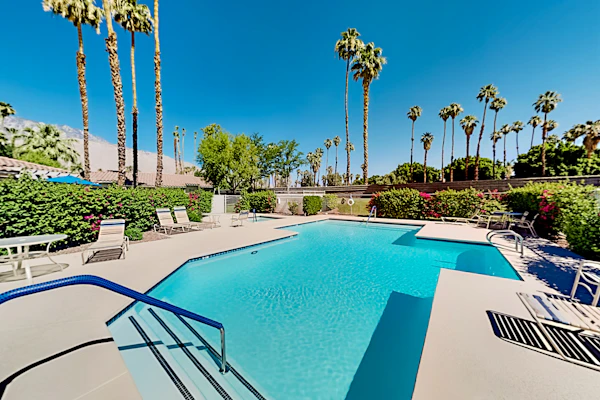 Cookout-ready corner condo with pool, hot tub & tennis - 7-night minimum stay