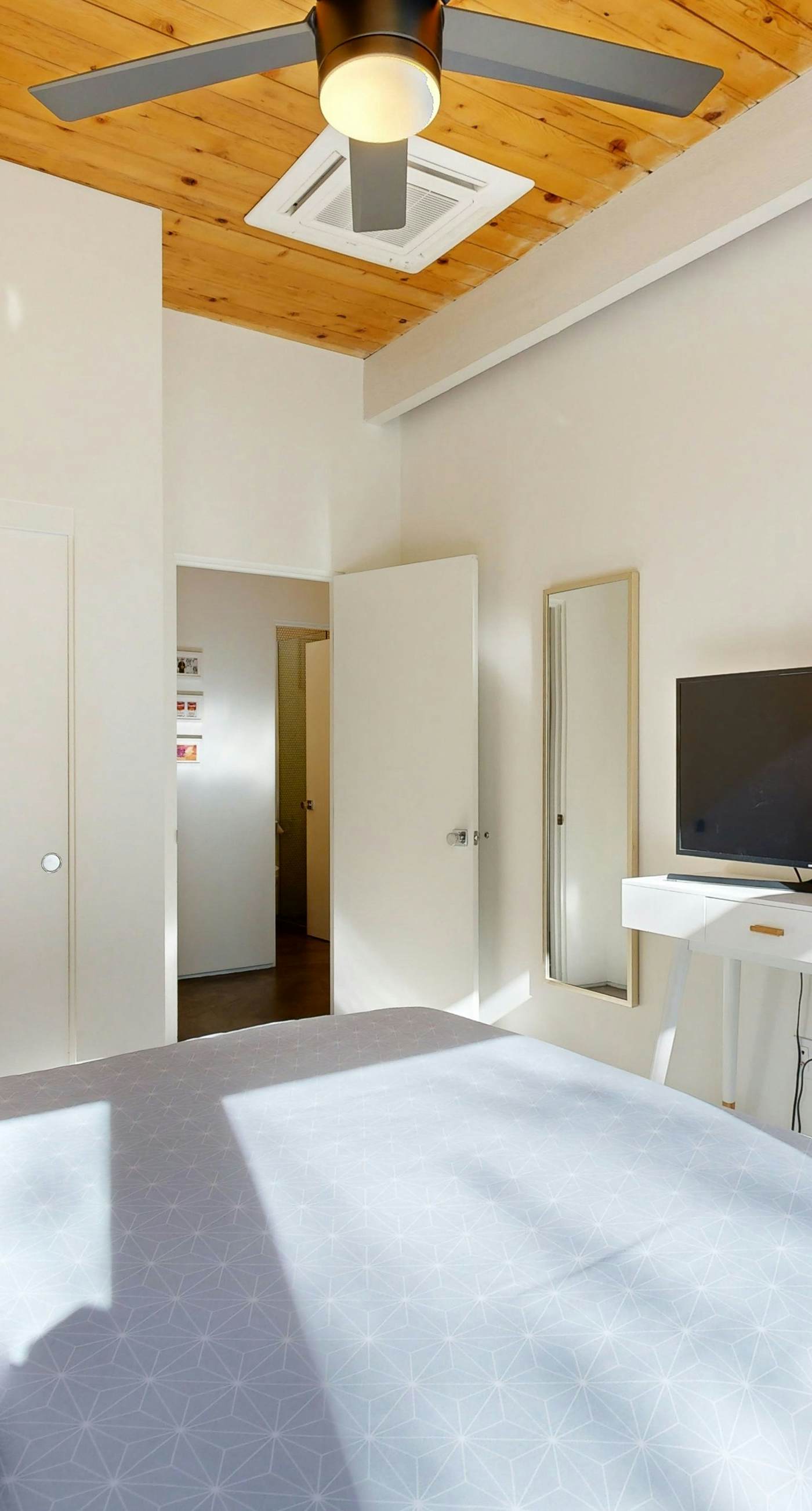 Palm Springs Regal Contemporary - 4106