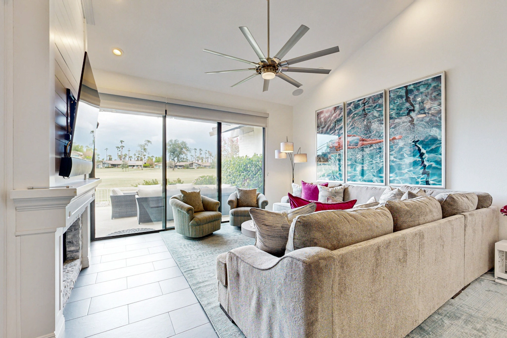 Livin' Life at The Lakes