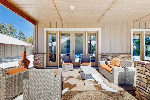 Spacious home w/ game room & large covered patio - access to shared pool/hot tub