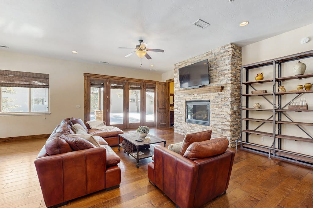 Spacious home w/ game room & large covered patio - access to shared pool/hot tub