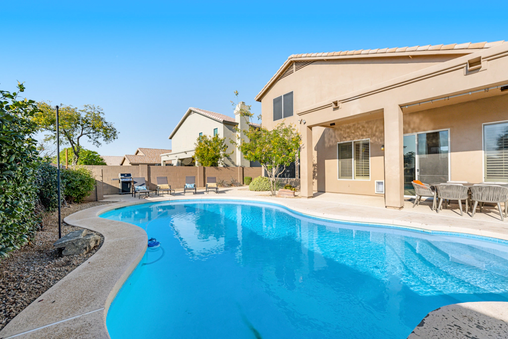 Roy Rogers Poolhouse