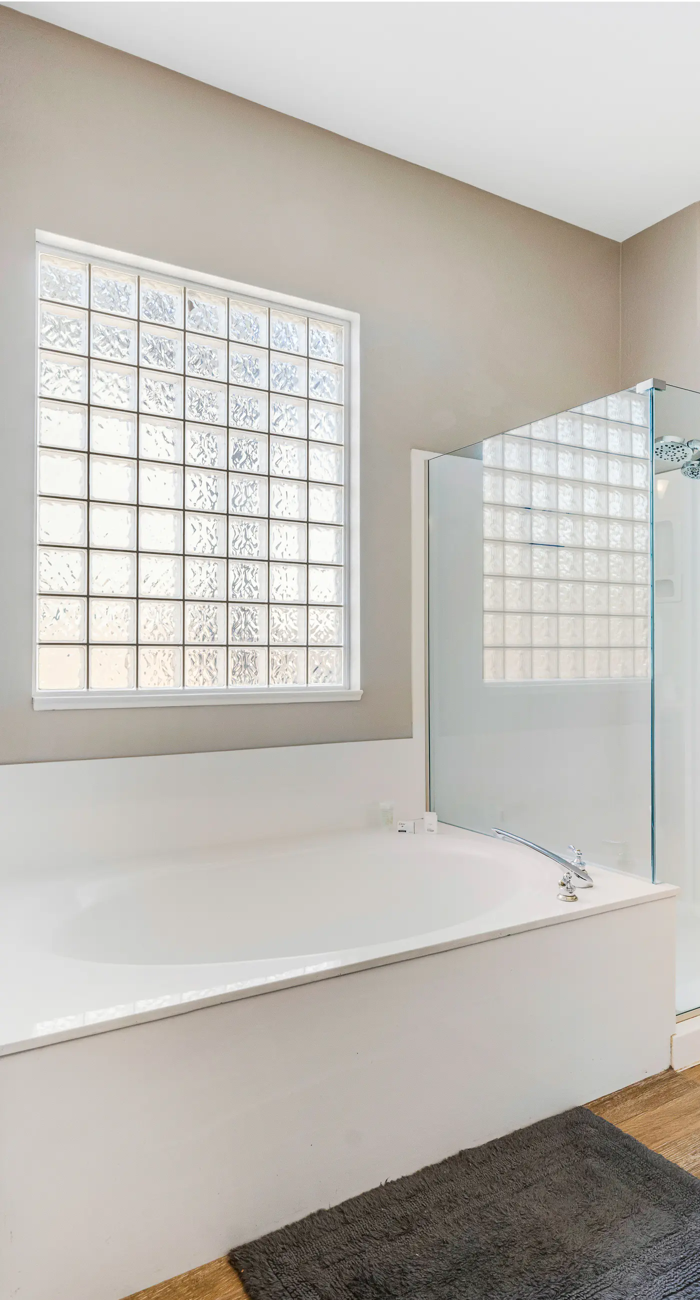 Roy Rogers Poolhouse