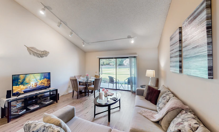 Resort living golf getaway with country club, near Joshua Tree National Park