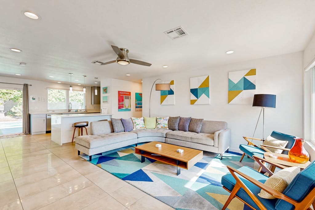 Racquet Club East Gem with 2 primary suites, heated pool & spa