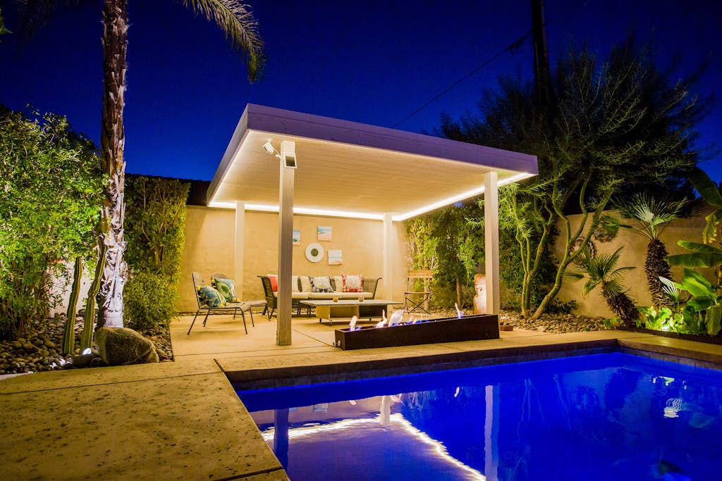Private Luxe Desert Retreat | Heated Pool, Hot Tub, Firepits | Dog-friendly
