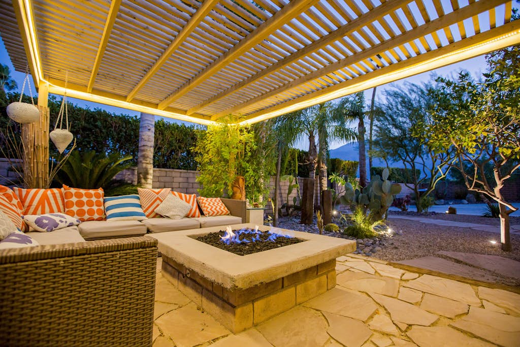 Private Luxe Desert Retreat | Heated Pool, Hot Tub, Firepits | Dog-friendly