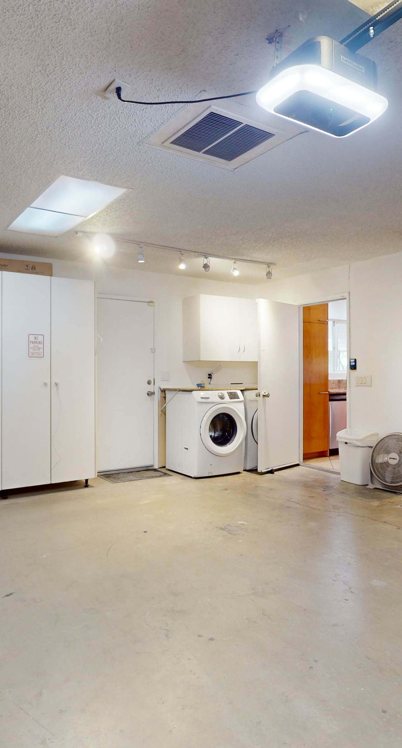 East Venetia Manor - 3515