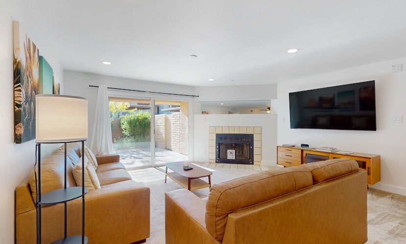 Sonoran Starlight condo with large backyard, pool and jacuzzi