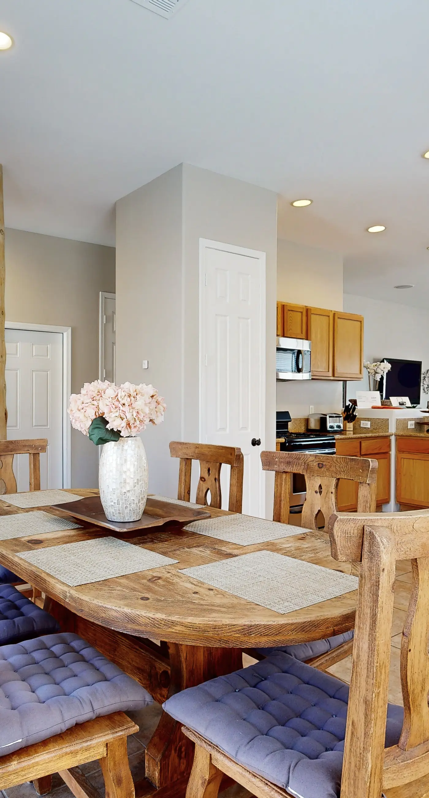 Avenida Alvarado Oasis