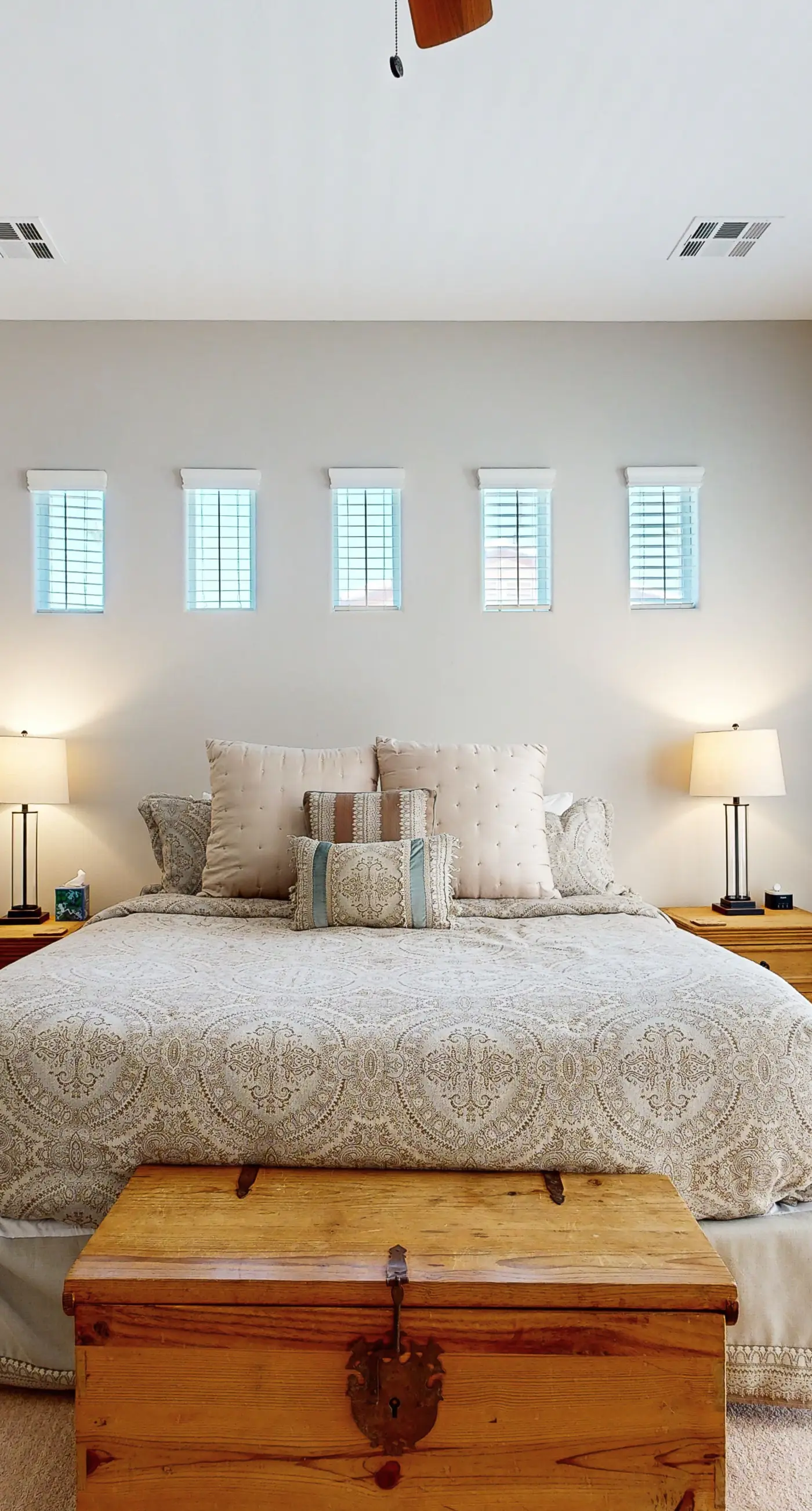 Avenida Alvarado Oasis