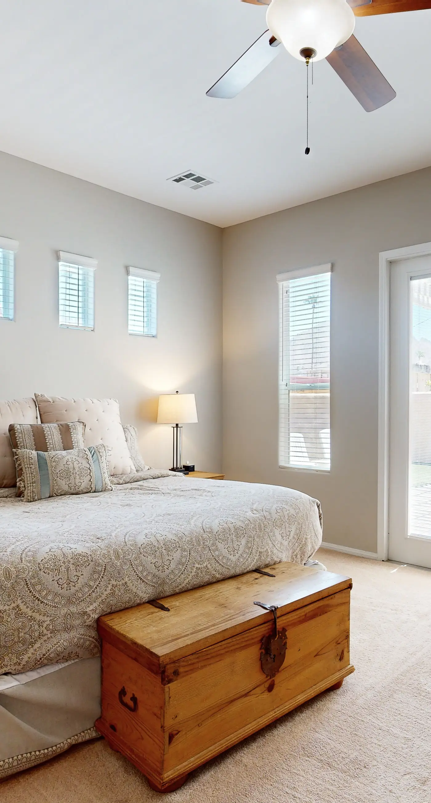 Avenida Alvarado Oasis