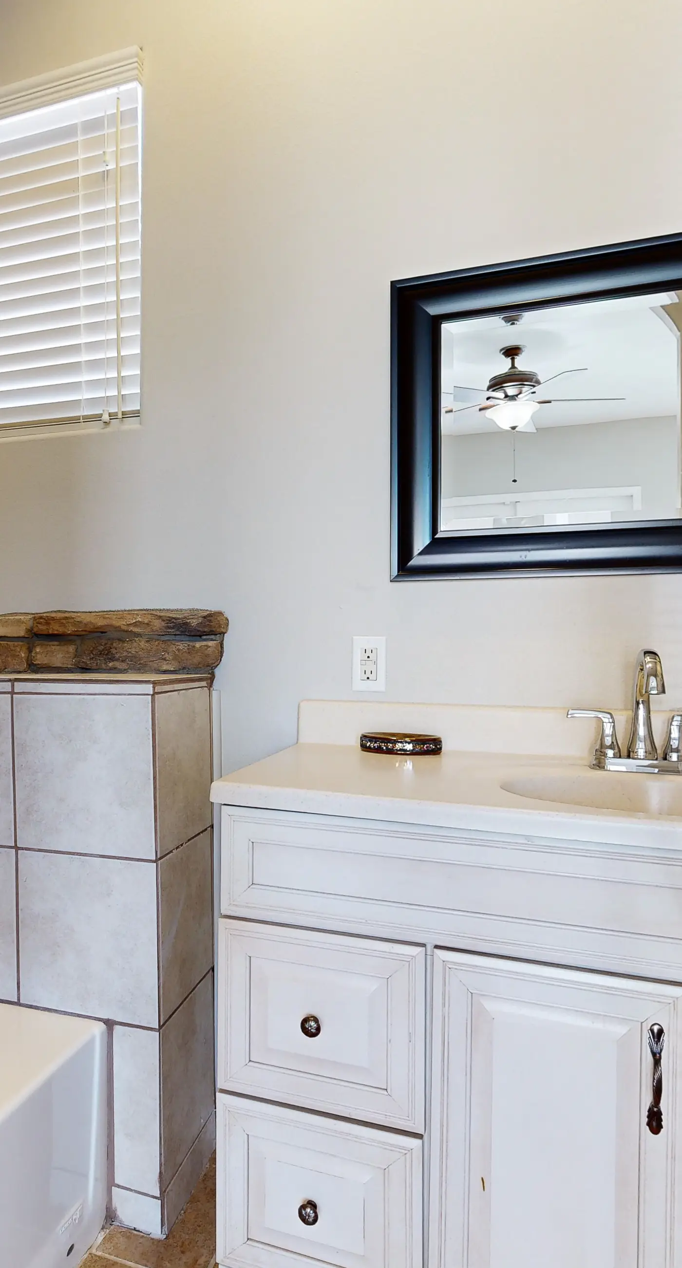 Avenida Alvarado Oasis