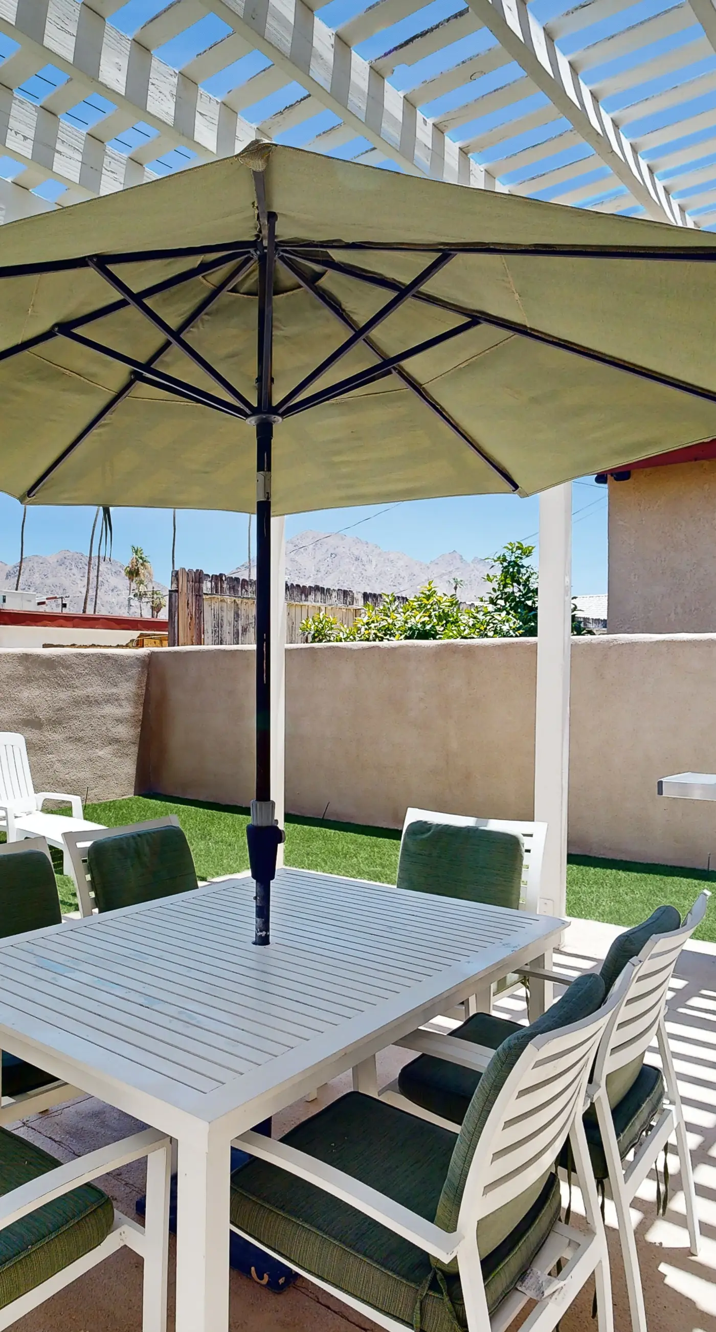 Avenida Alvarado Oasis