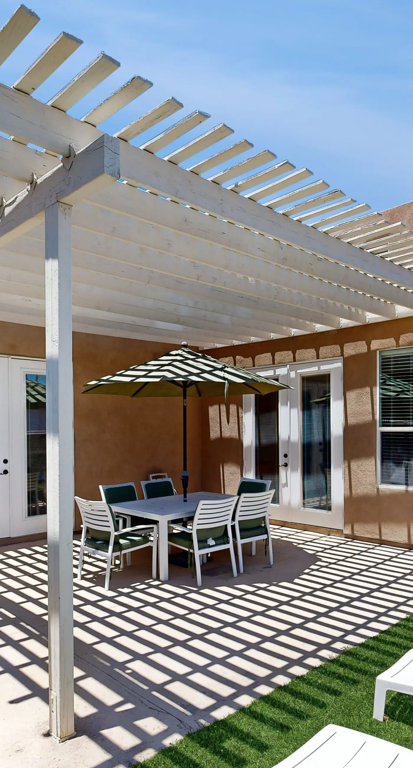 Avenida Alvarado Oasis