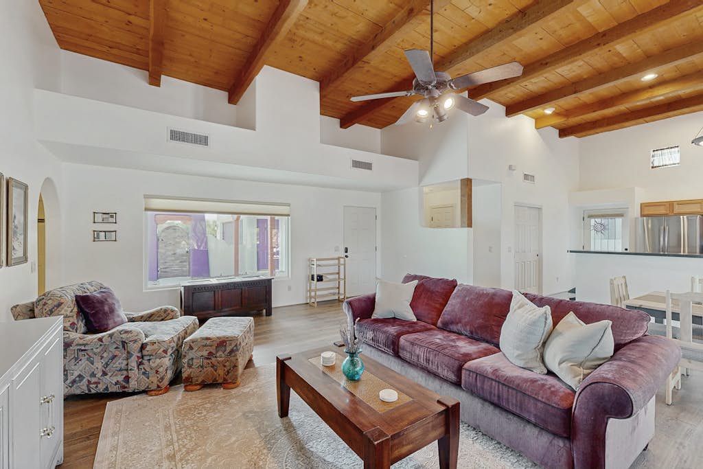 Modern adobe home with a community pool, washer/dryer - snowbirds welcome!
