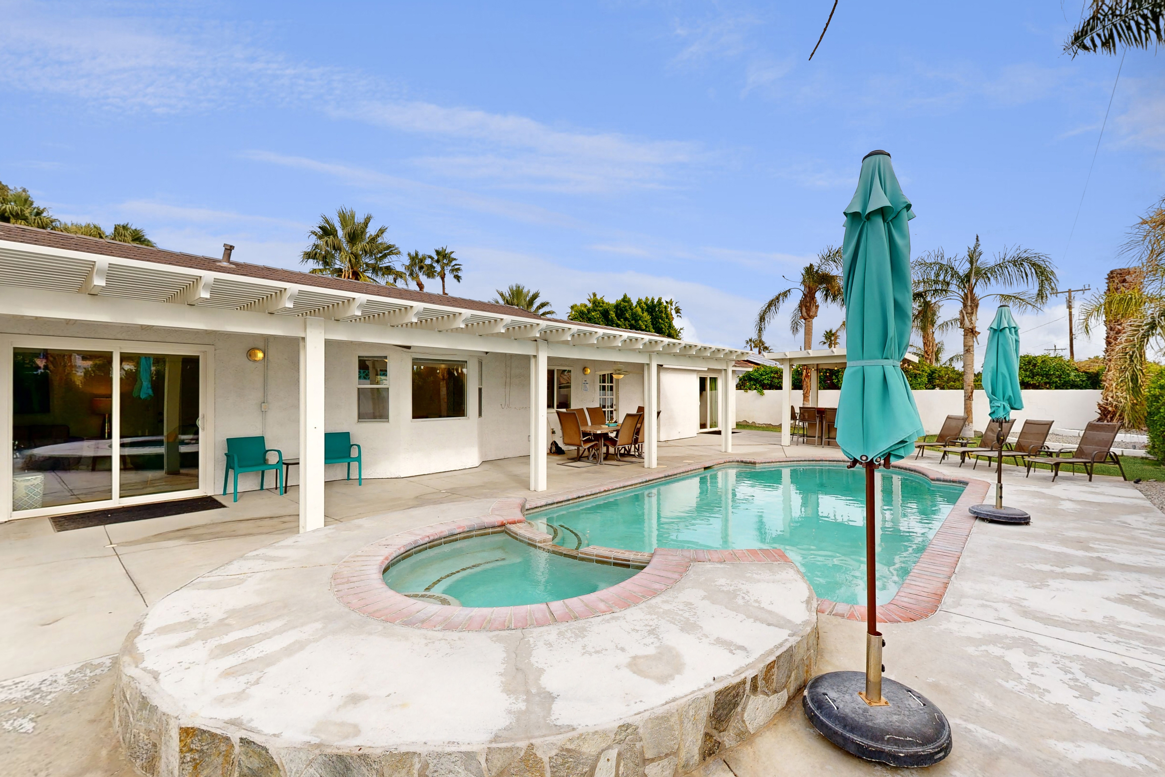 Views, tranquility, private pool and spa, outdoor kitchen