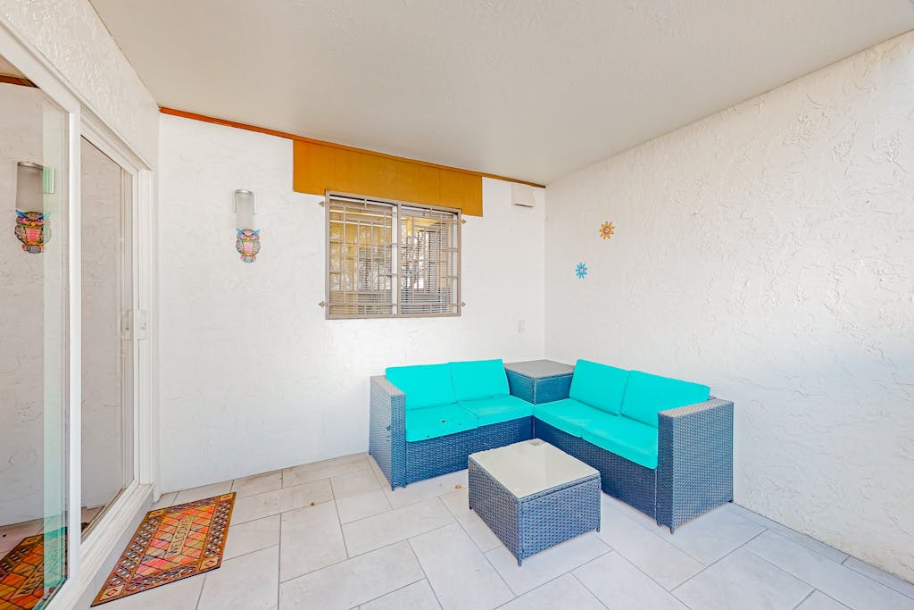 Centrally located retreat with pool, Ping-Pong, balcony, full kitchen, W/D, & AC