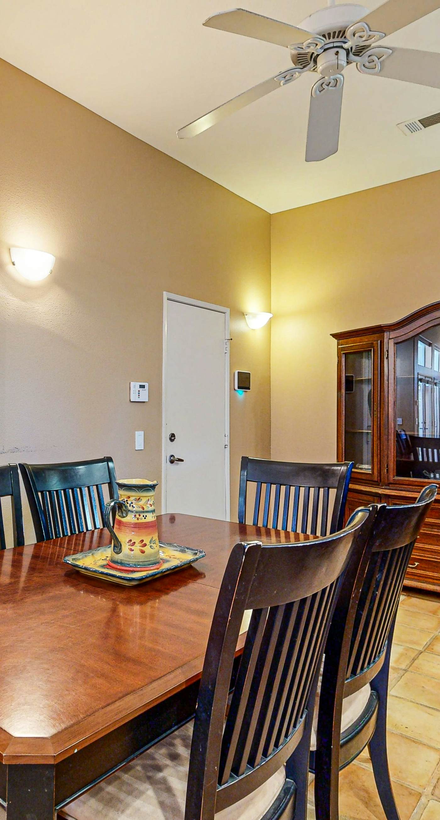 Avenida Montezuma Escape