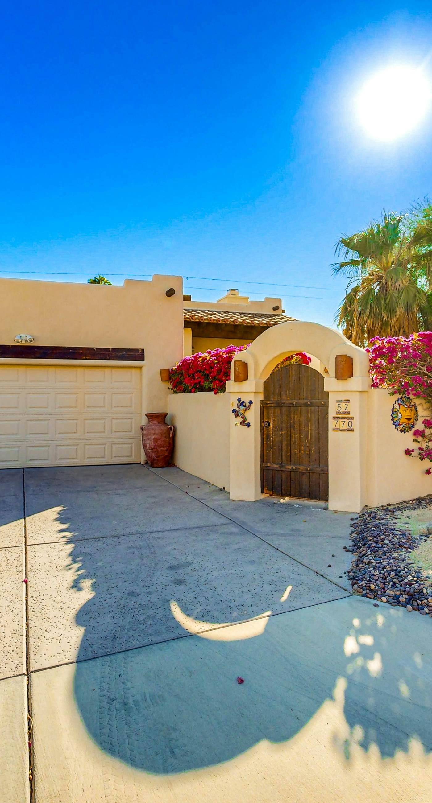 Avenida Montezuma Escape