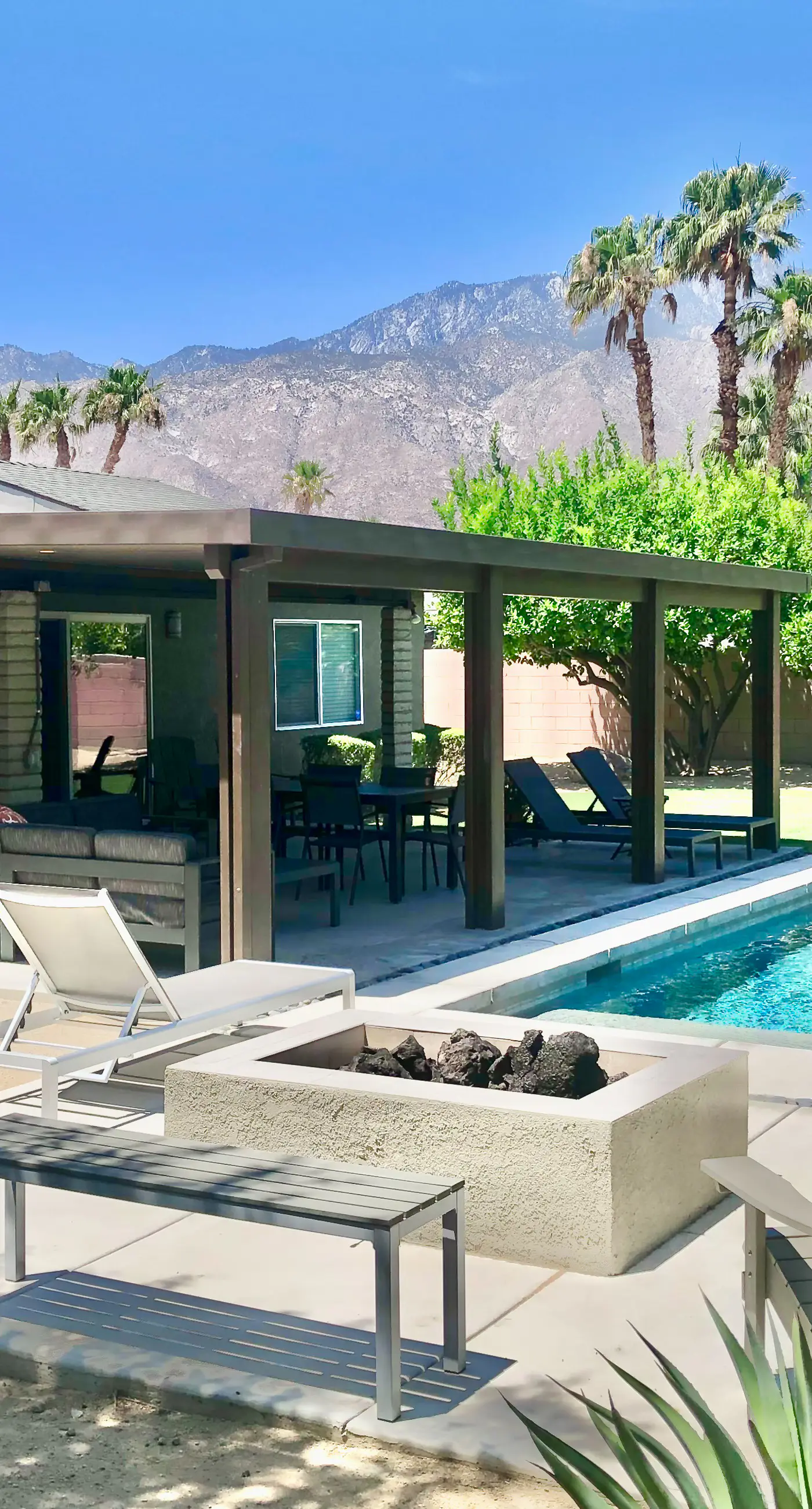 Palm Springs Modern Home - 3972