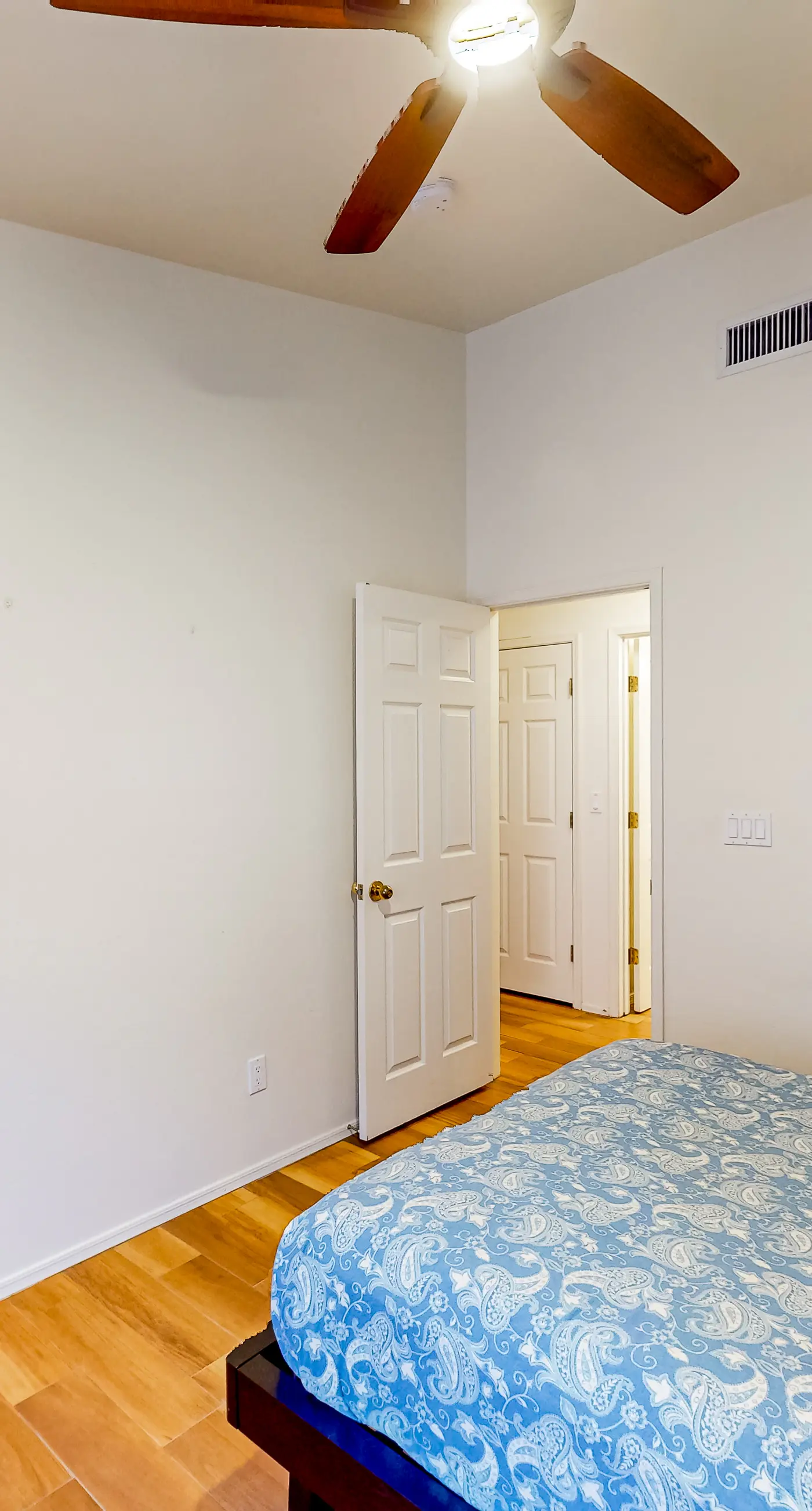 Endless Canyon Escape