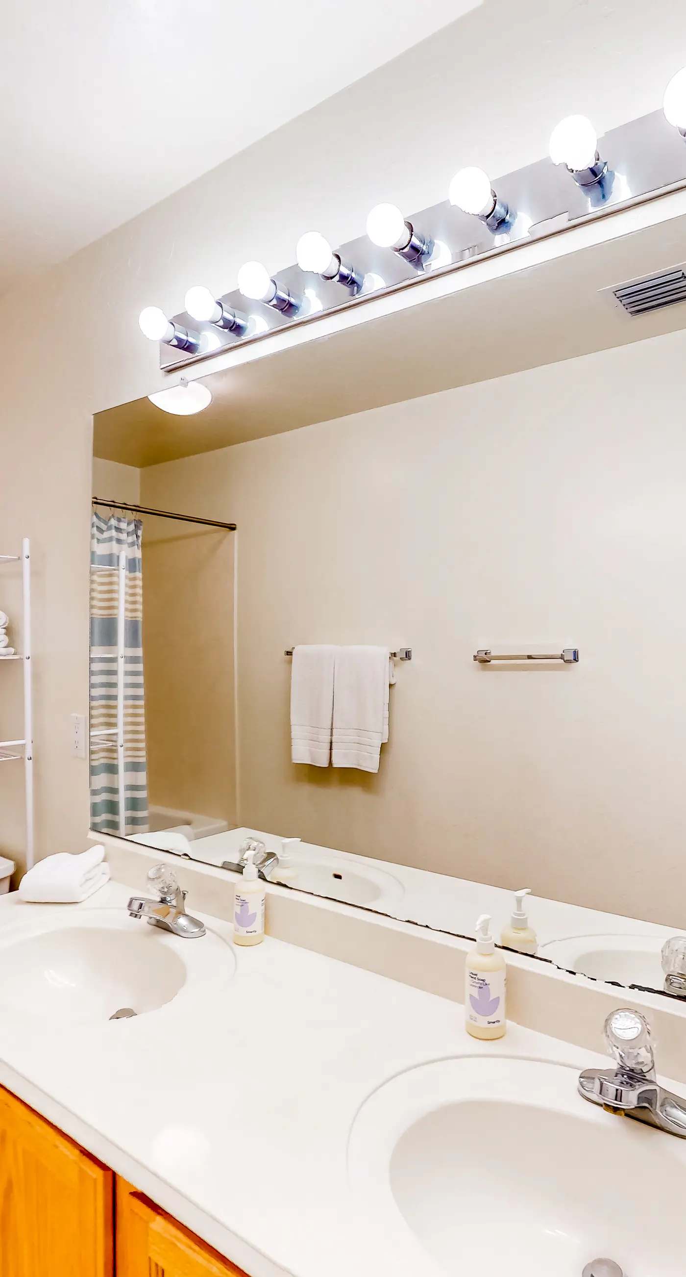 Endless Canyon Escape