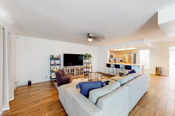 Ground-floor townhome with private yard/patio & on-site pools - dog-friendly
