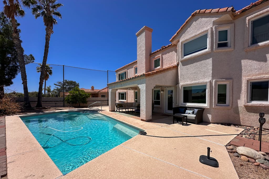Golf-course-front home with private pool, spa, terrace & mountain view