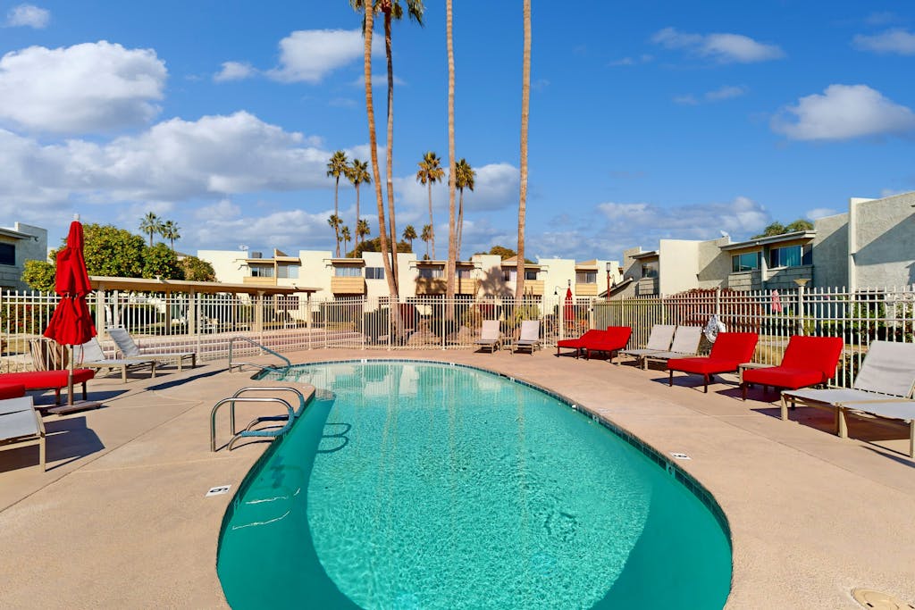 Fully remodeled condo near Fashion Square with pool, fireplace, patio, streaming